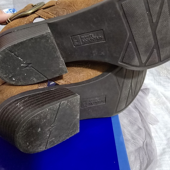 White Mountain Men's Brown Ankle Boots - Picture 10 of 10